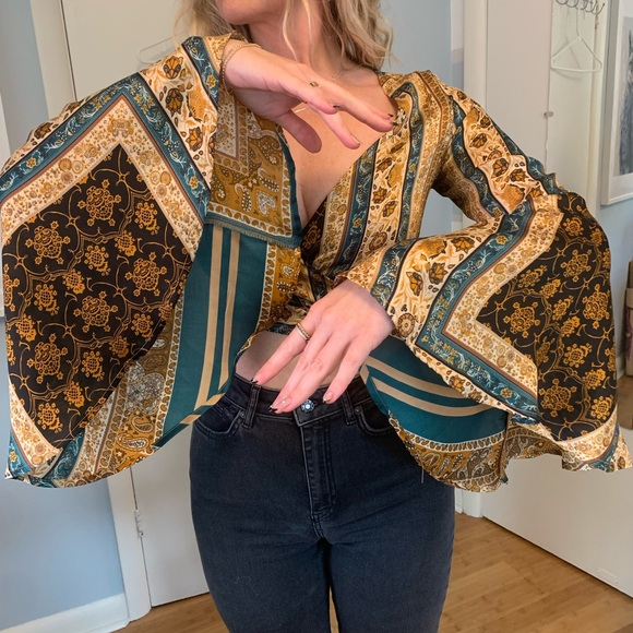 Cider NWT satiny wrap bell sleeved top - Picture 7 of 7